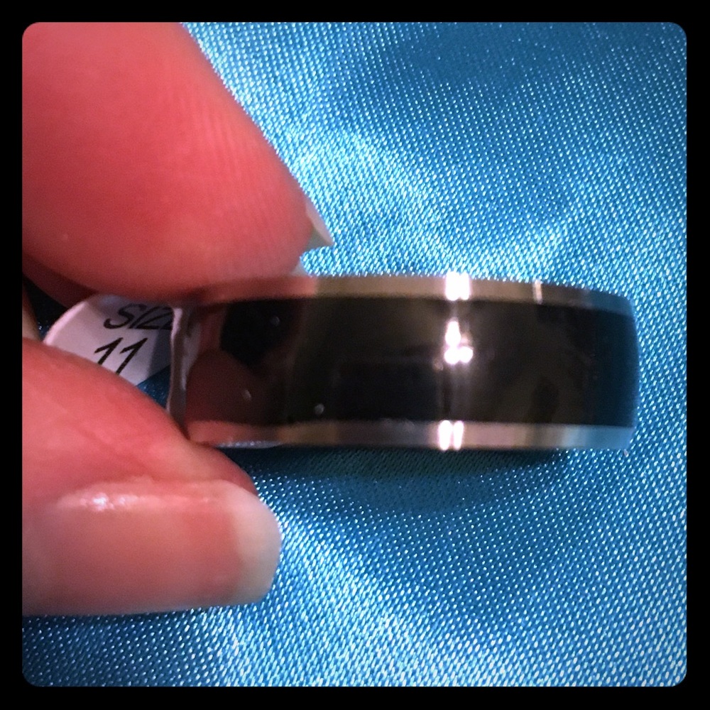 Black & Silver Mens Size 11 Ring